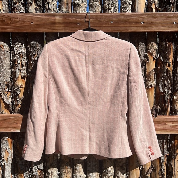 Pink herringbone spring jacket. Nice mod-weight blazer with lovely details. - Picture 3 of 3